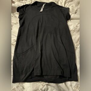 Lululemon swiftly tech short sleeve
